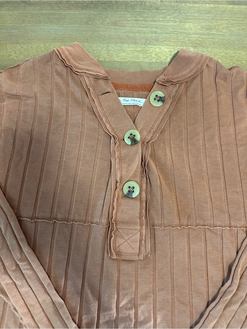 We The Free In The Mix Women’s Henley Rust Small - Picture 3 of 8